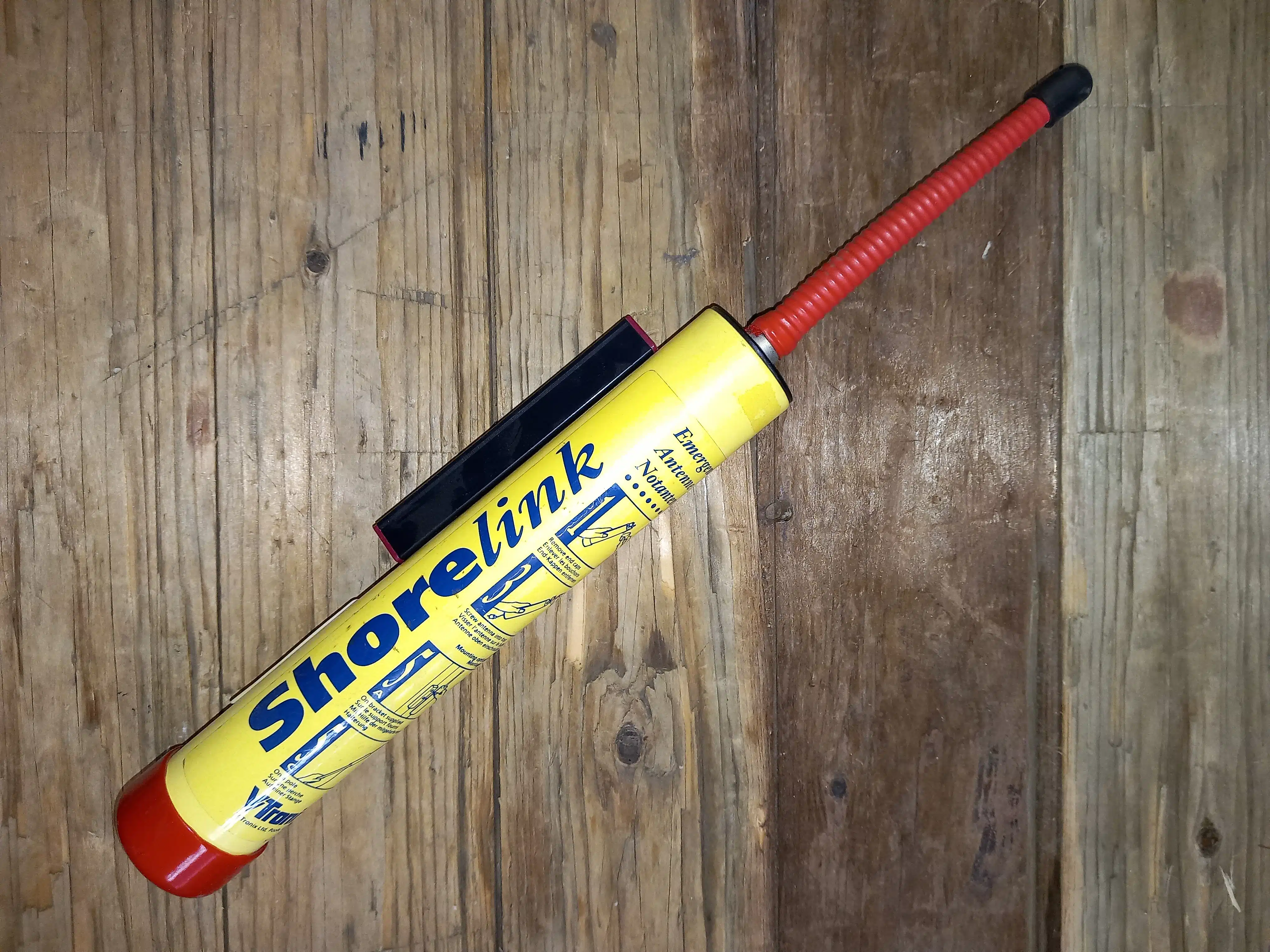 V-TRONIX SHORELINK TYPE SL156 NOODANTENNE MET 6m KABEL RG-174. Compleet met PL259 connector.